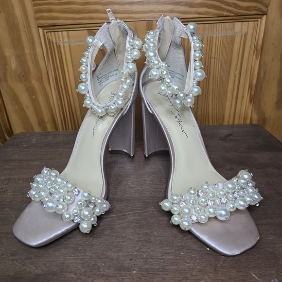 Betsey Johnson Pearl-Embellished Nude Pink Heels Women’s 9 — Statement Heels - Picture 2 of 6